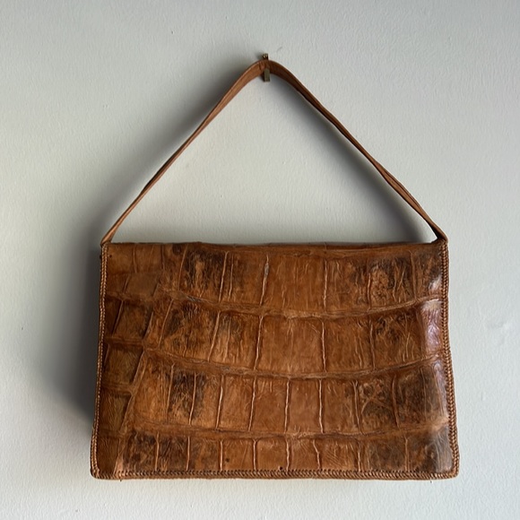 This Genuine alligator bag should be in your closet today! - Picture 5 of 5